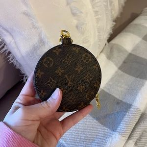 Lv coin pouch
